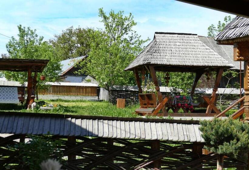 Отель Pensiunea Inima Maramureșului