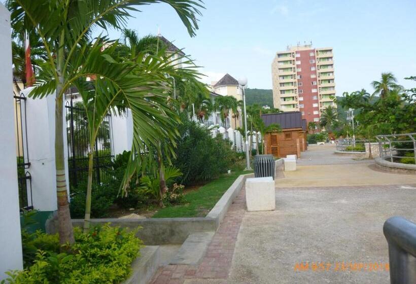 Hotel Sandcastles Holiday #c9