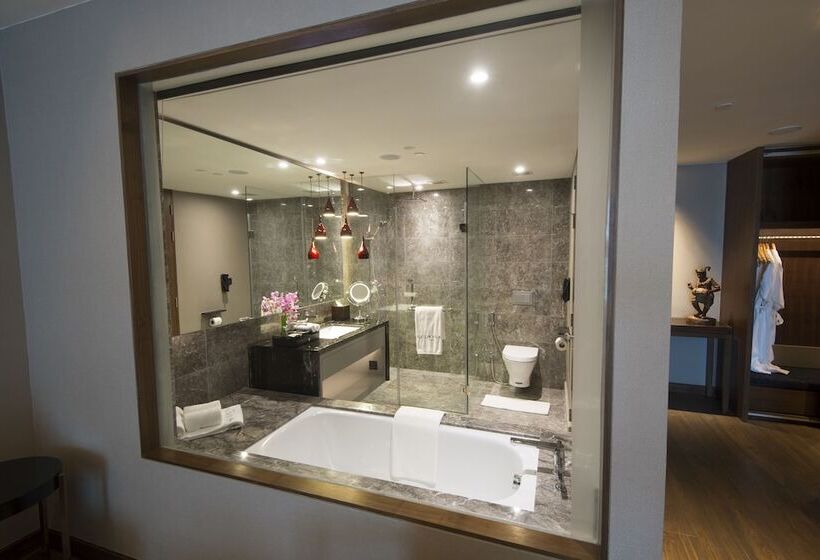 Sedona Hotel Inya Wing