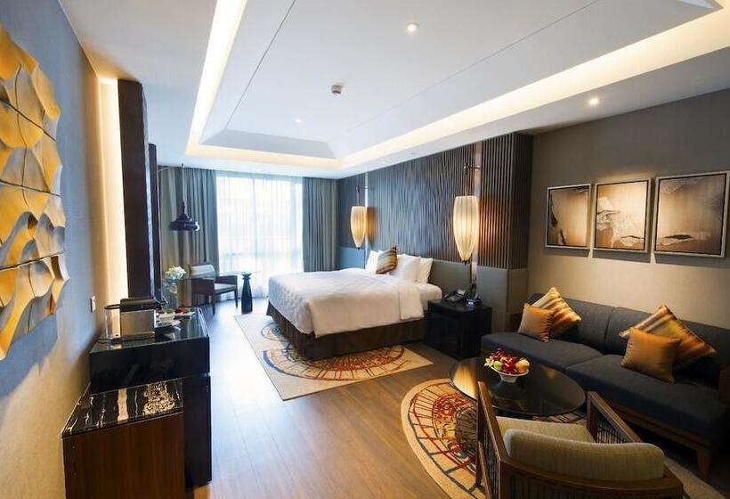 Sedona Hotel Inya Wing