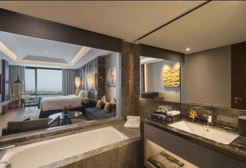 Sedona Hotel Inya Wing