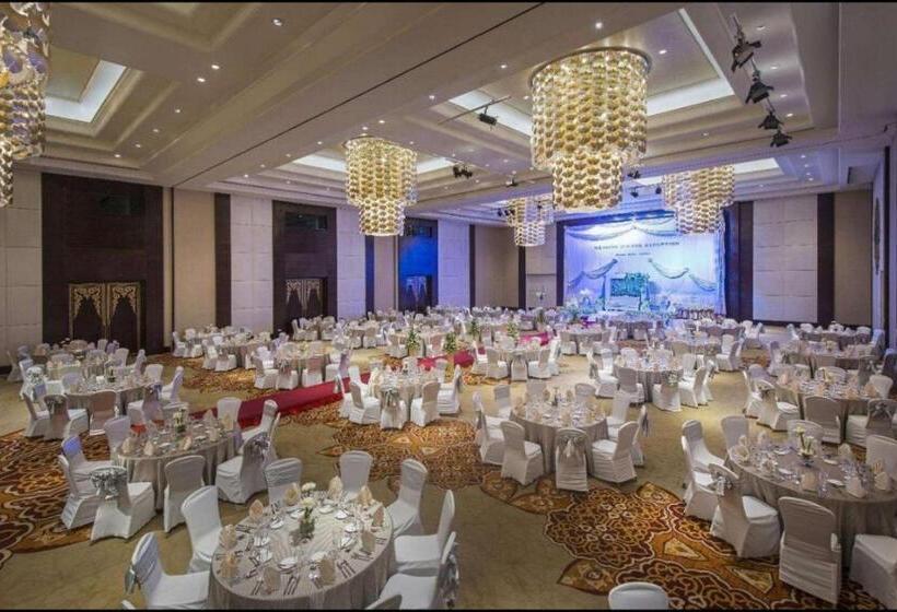 Sedona Hotel Inya Wing