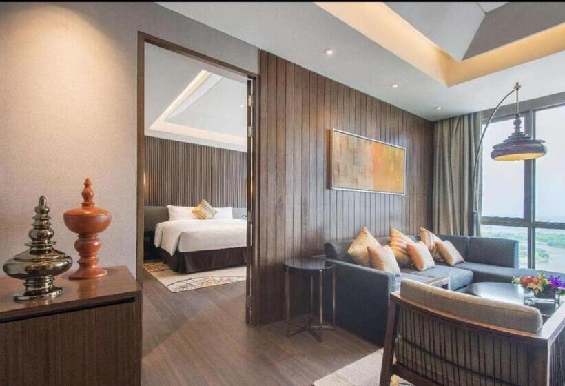 Sedona Hotel Inya Wing