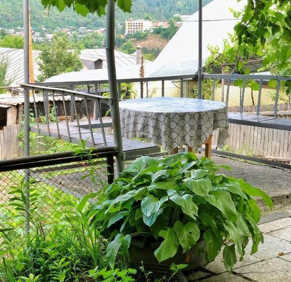 پانسیون Achela S Guesthouse