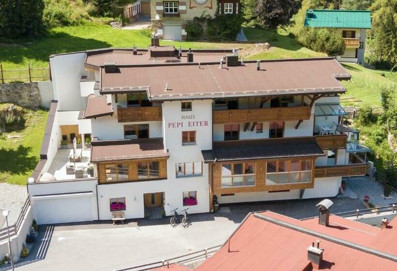 ペンション Quality Hosts Arlberg Haus Pepi Eiter