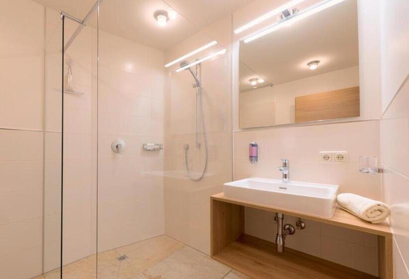 ペンション Quality Hosts Arlberg Haus Pepi Eiter