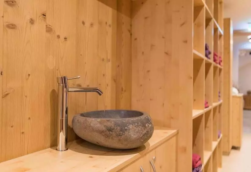 پانسیون Quality Hosts Arlberg Haus Pepi Eiter