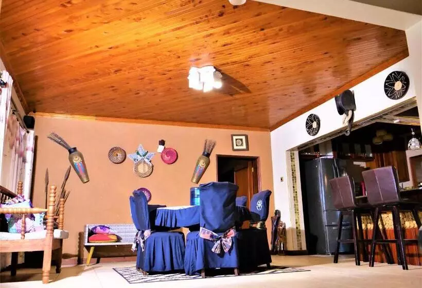 پانسیون Lake Victoria Country Home