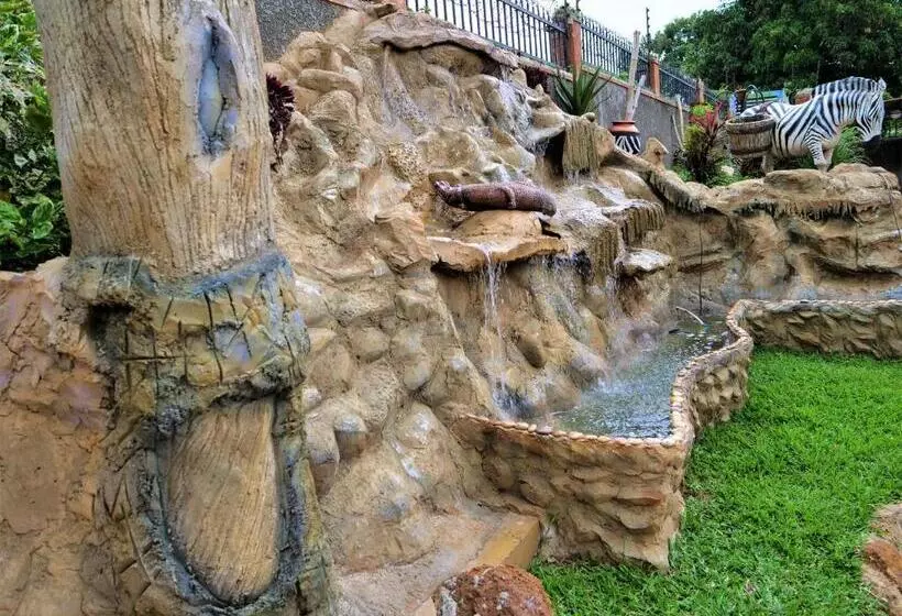 پانسیون Lake Victoria Country Home
