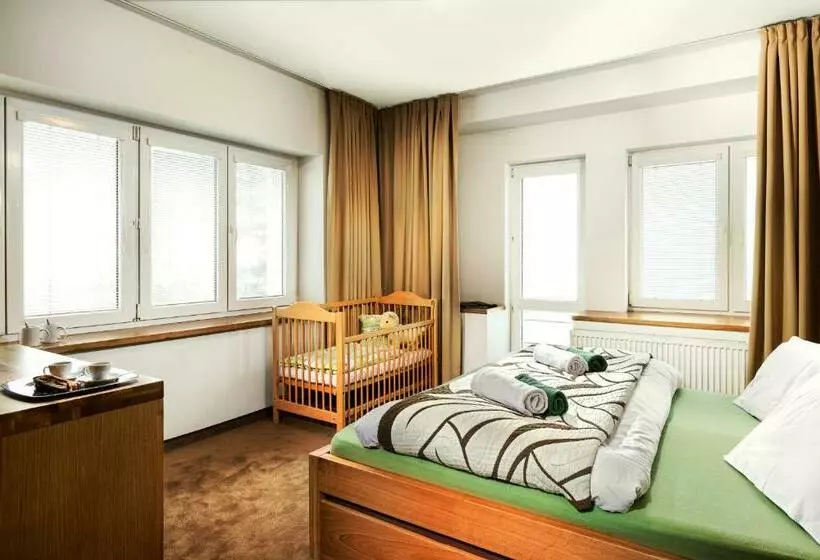 ペンション Vila Emma