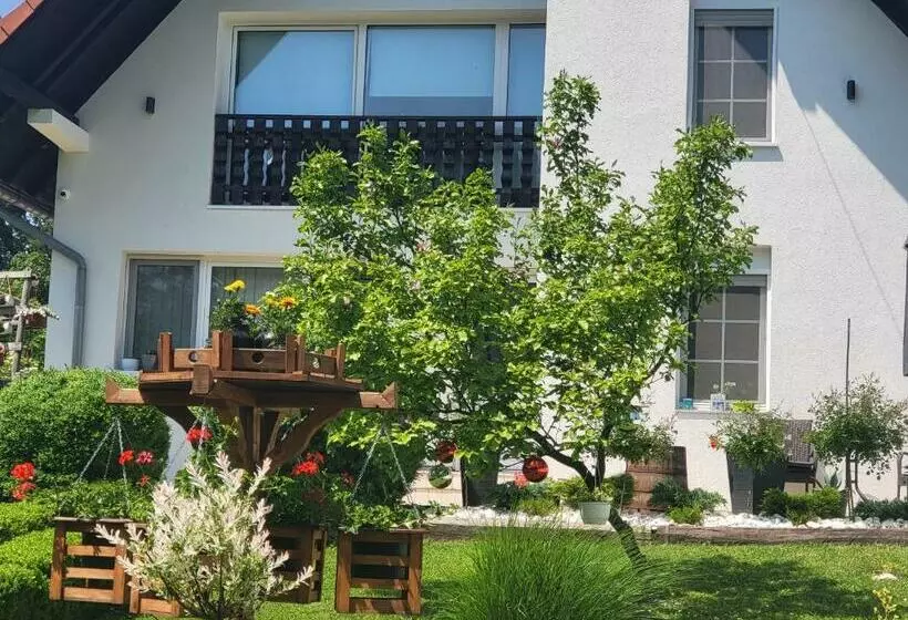 پانسیون Vila Jovana