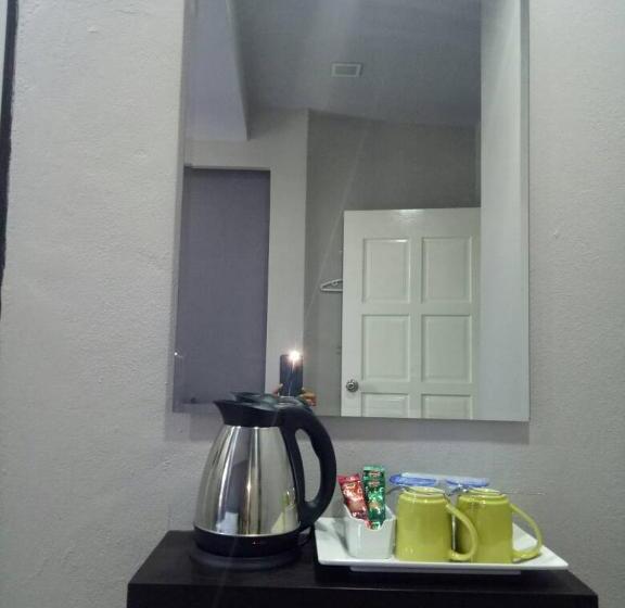 فندق صغير Sunset Villa Inn