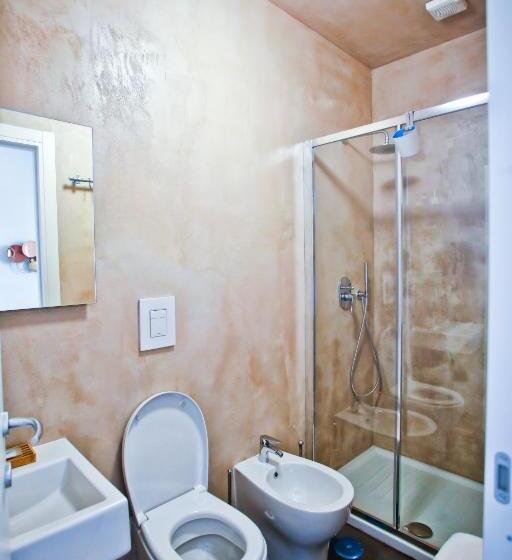 تختخواب و صبحانه Florestine Napoli