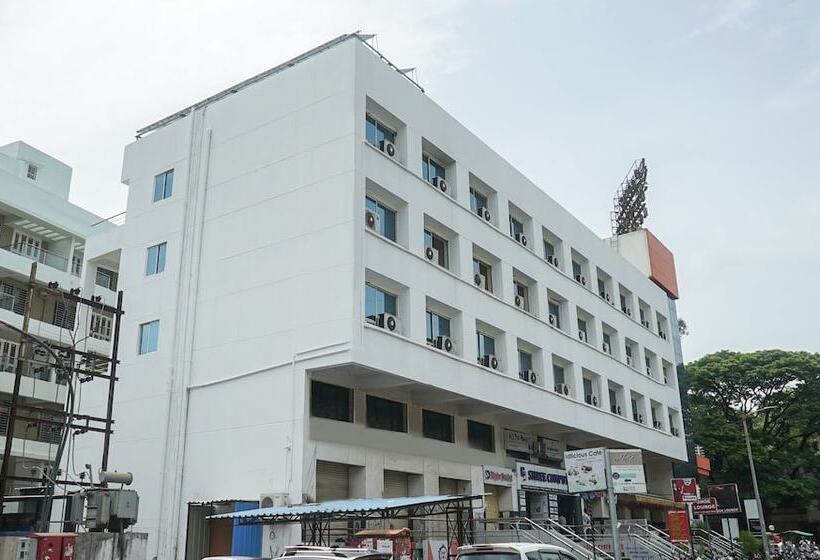 فندق Treebo Brahma Regency