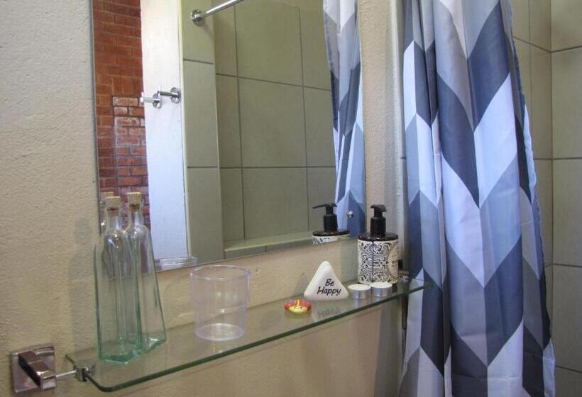 펜션 Amani Guest House Clarens