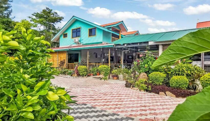 پانسیون Bwaver Cottage