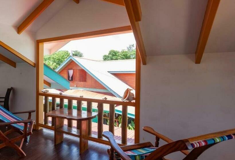 پانسیون Bwaver Cottage