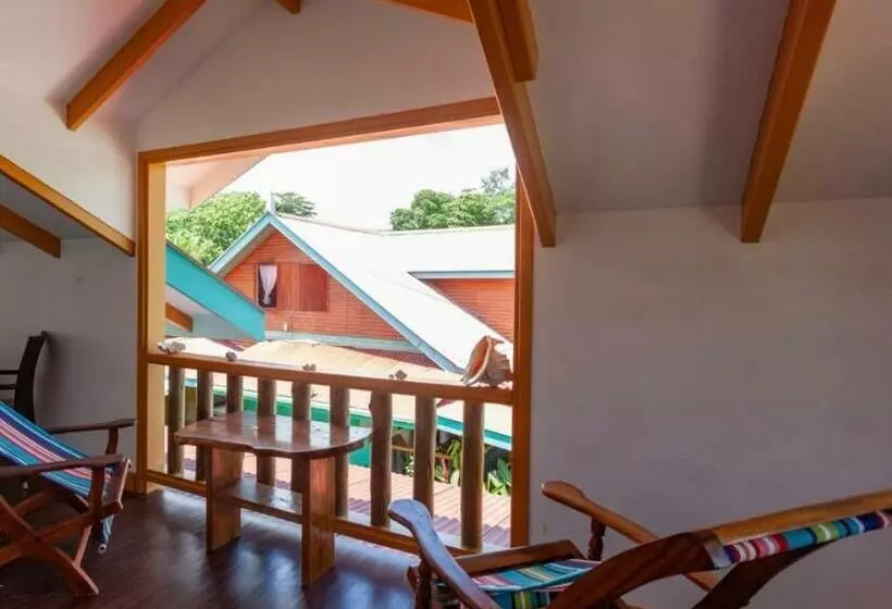 پانسیون Bwaver Cottage