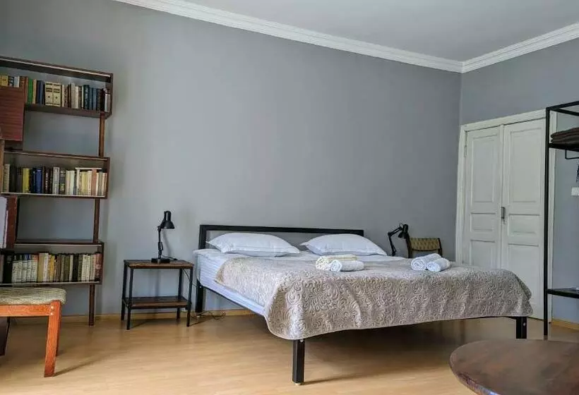 پانسیون Kazbegi Green Yard