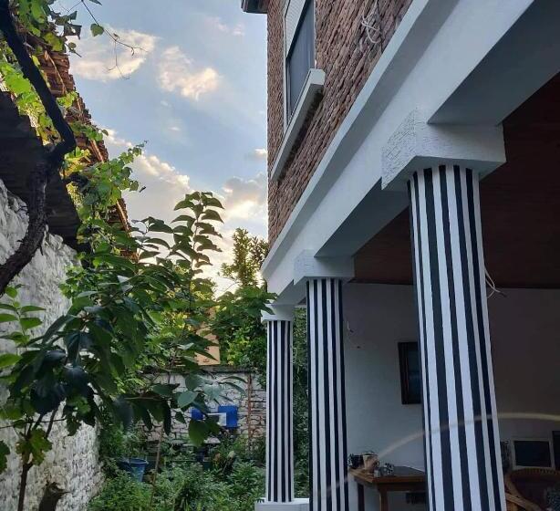 펜션 Private Room Historic Center Elbasan