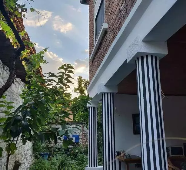 پانسیون Private Room Historic Center Elbasan