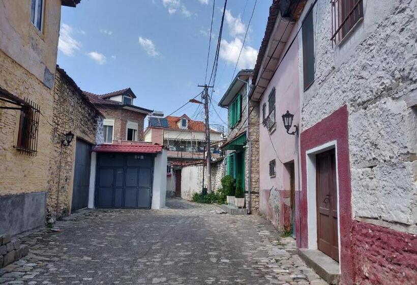 펜션 Private Room Historic Center Elbasan