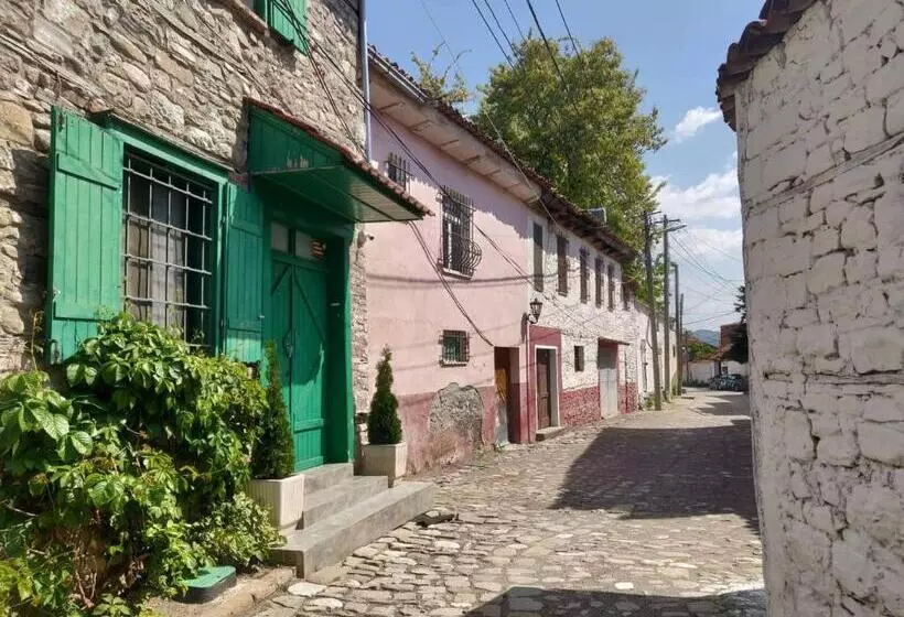 پانسیون Private Room Historic Center Elbasan