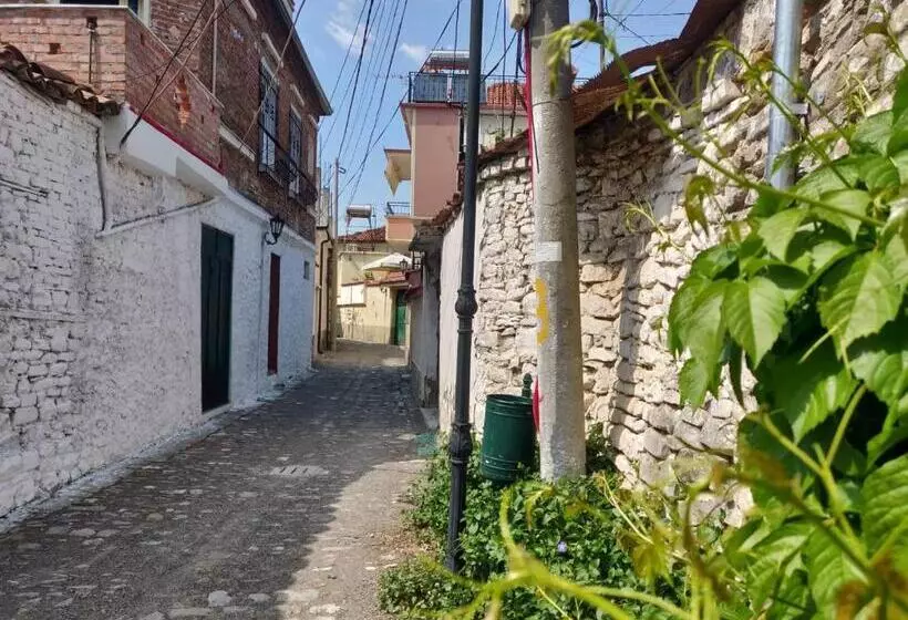 پانسیون Private Room Historic Center Elbasan