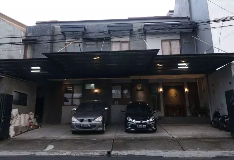 ペンション Reddoorz Plus Near Rs Harapan Kita