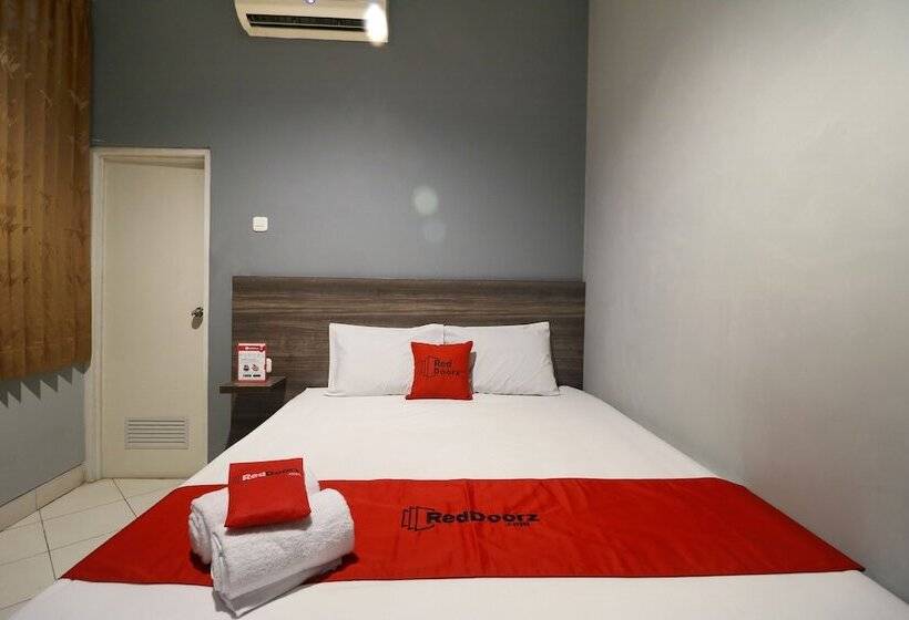 פנסיון Reddoorz Plus Near Rs Harapan Kita