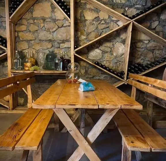 پانسیون Areni Wine Cellar