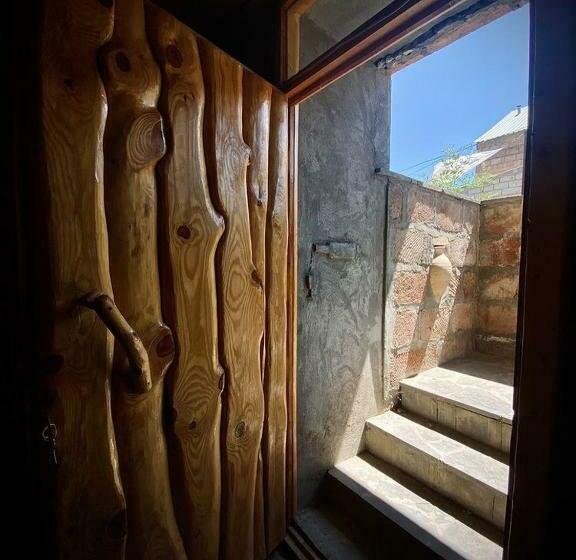 پانسیون Areni Wine Cellar