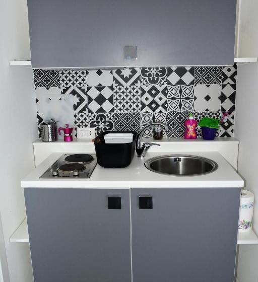 膳宿费 Flower Suites Sorrento