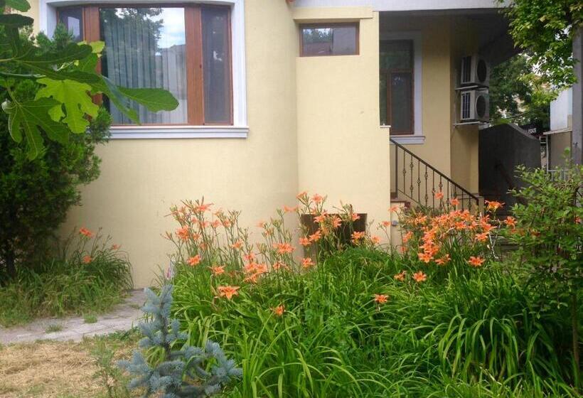 پانسیون Guest Rooms Maria Luiza