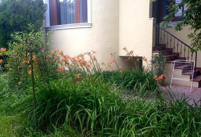 پانسیون Guest Rooms Maria Luiza