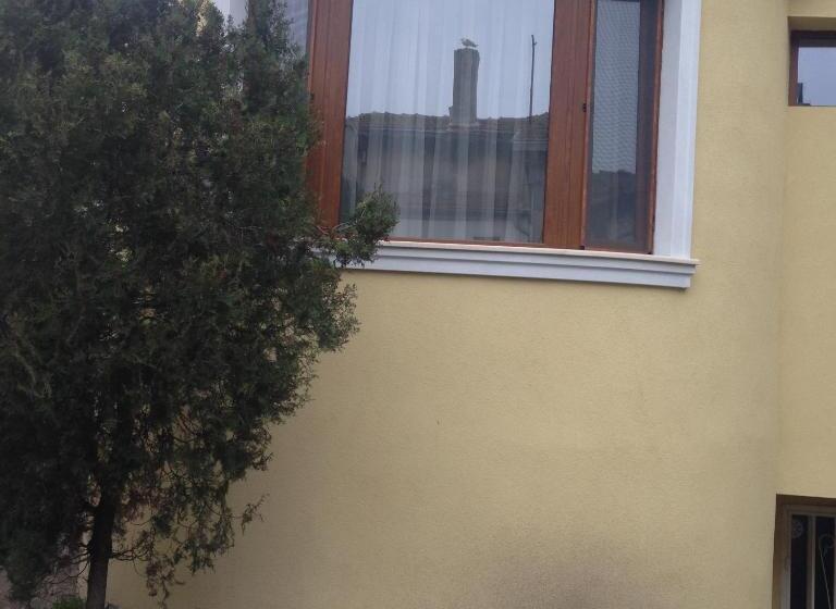 پانسیون Guest Rooms Maria Luiza