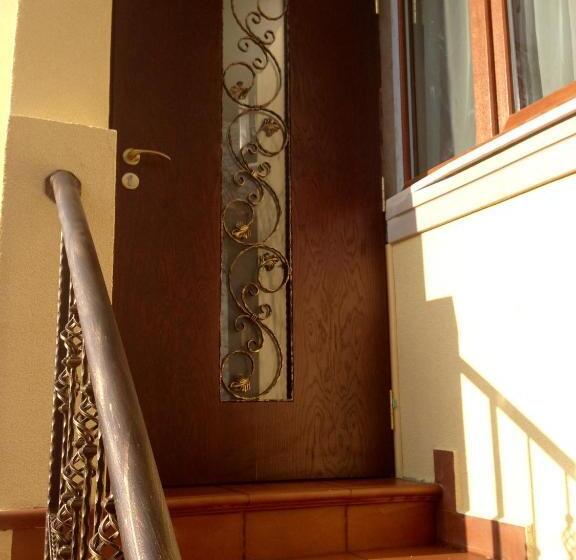 پانسیون Guest Rooms Maria Luiza