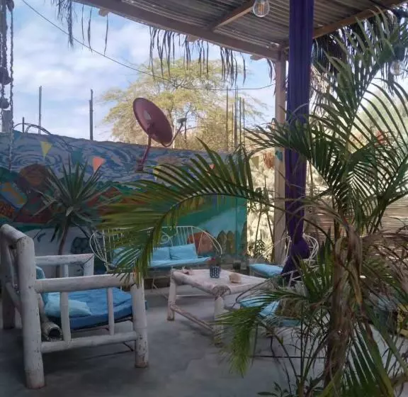 ペンション Wiracocha Hostal Máncora