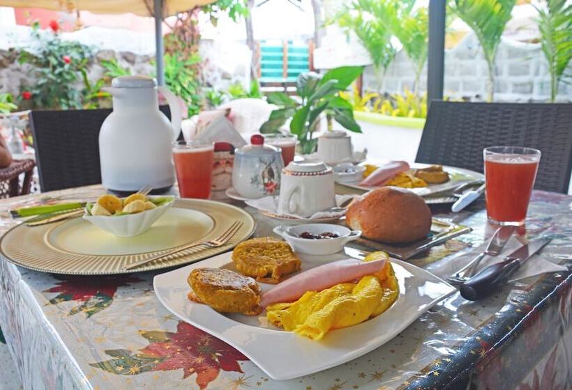 پانسیون Hostal Cann's House