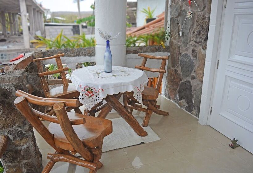 پانسیون Hostal Cann's House