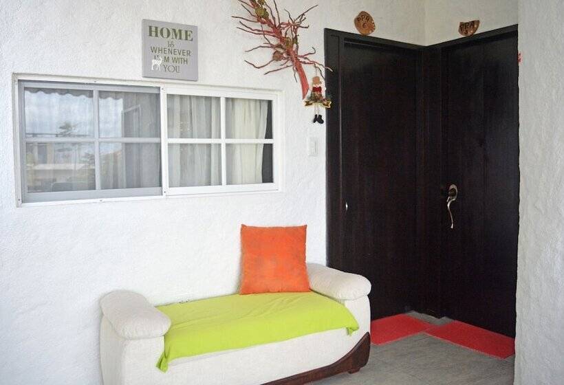 پانسیون Hostal Cann's House