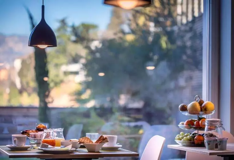 پانسیون La Villa   Luxury Guest House