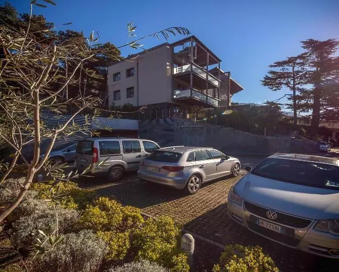 پانسیون La Villa   Luxury Guest House