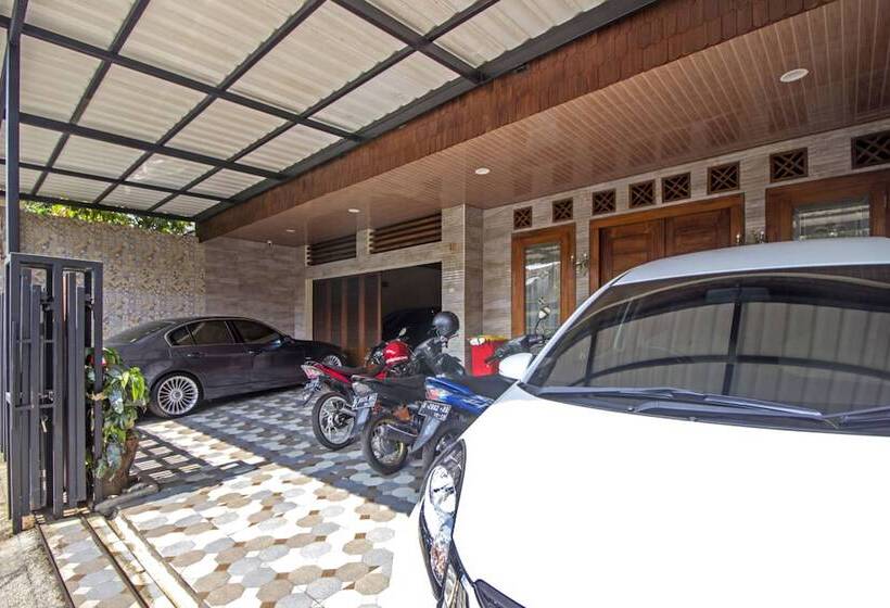 פנסיון Reddoorz Near Trans Studio Mall 2