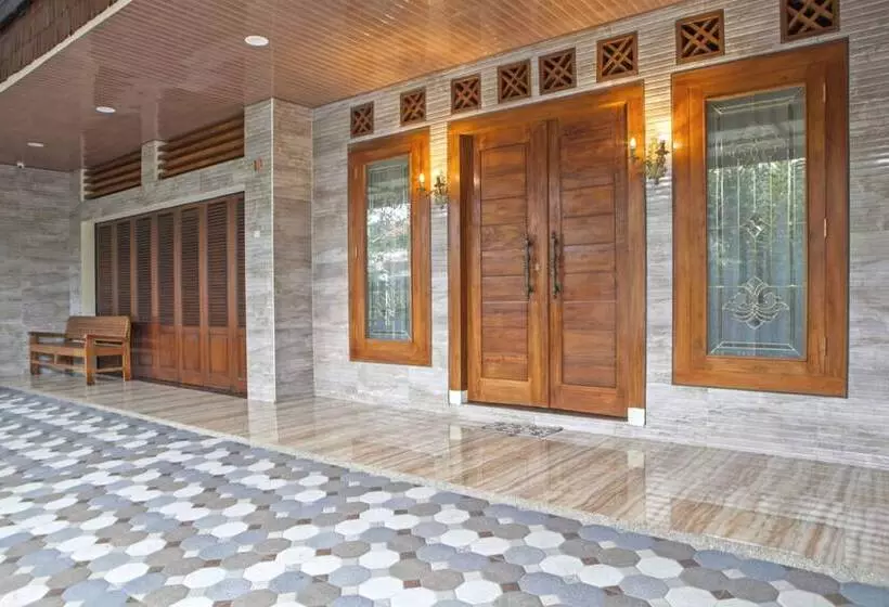 ペンション Reddoorz Near Trans Studio Mall 2