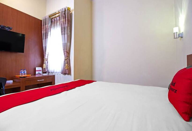 פנסיון Reddoorz Near Trans Studio Mall 2