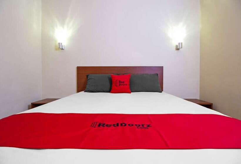 פנסיון Reddoorz Near Trans Studio Mall 2