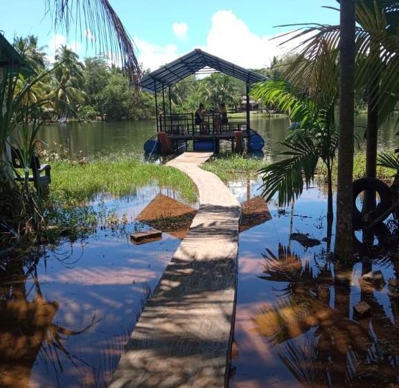 Pension Splendid Lake View Safari Lodge