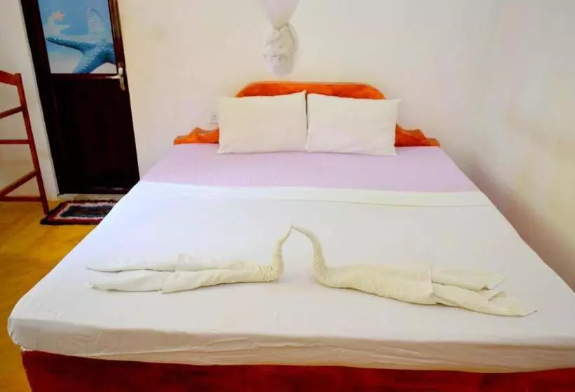 Majatalo Splendid Lake View Safari Lodge