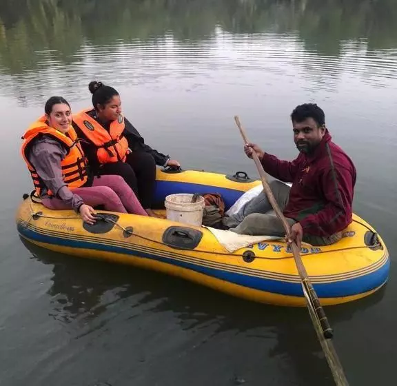 Majatalo Splendid Lake View Safari Lodge